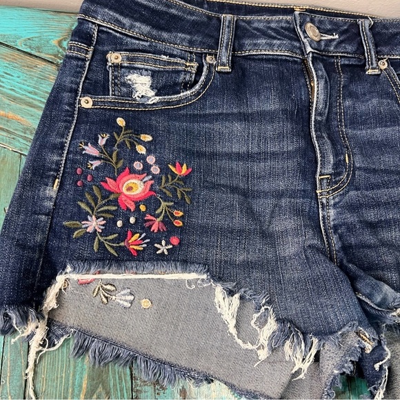 American Eagle Floral Embroidered Hi Rise Cut off Denim Jean Shorts Raw Hem 10 - Picture 3 of 15